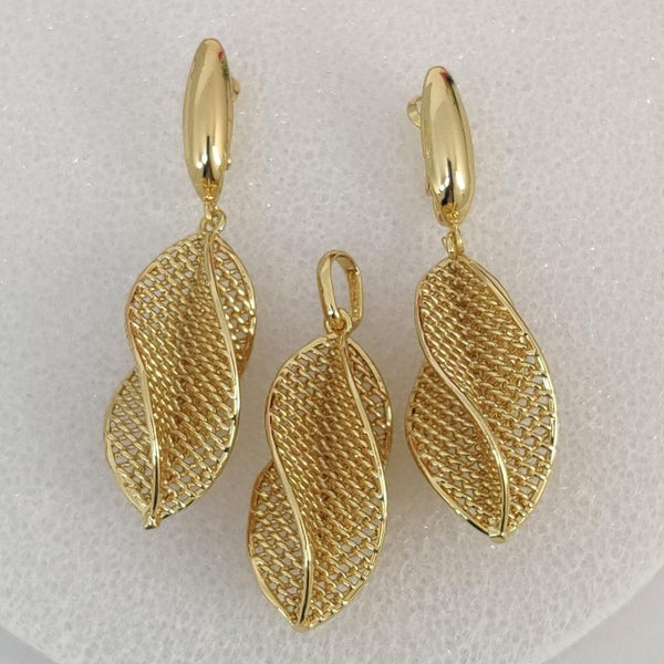 Golden Leaf Twist Earrings